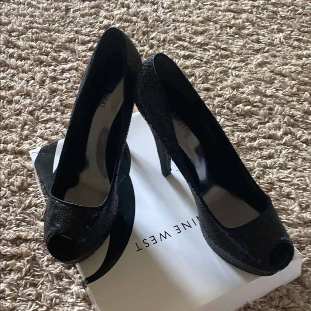 NINE WEST - Picture 2 of 3
